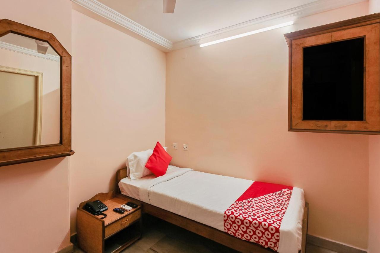 Oyo 23191 Flagship Hotel Raj Madan Ameerpet Hyderabad Exterior foto