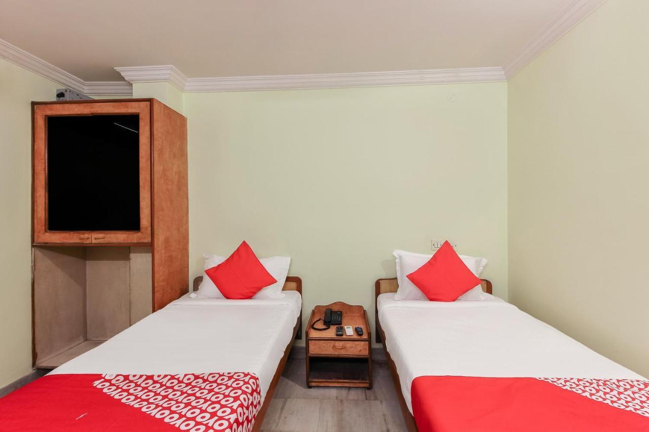Oyo 23191 Flagship Hotel Raj Madan Ameerpet Hyderabad Exterior foto