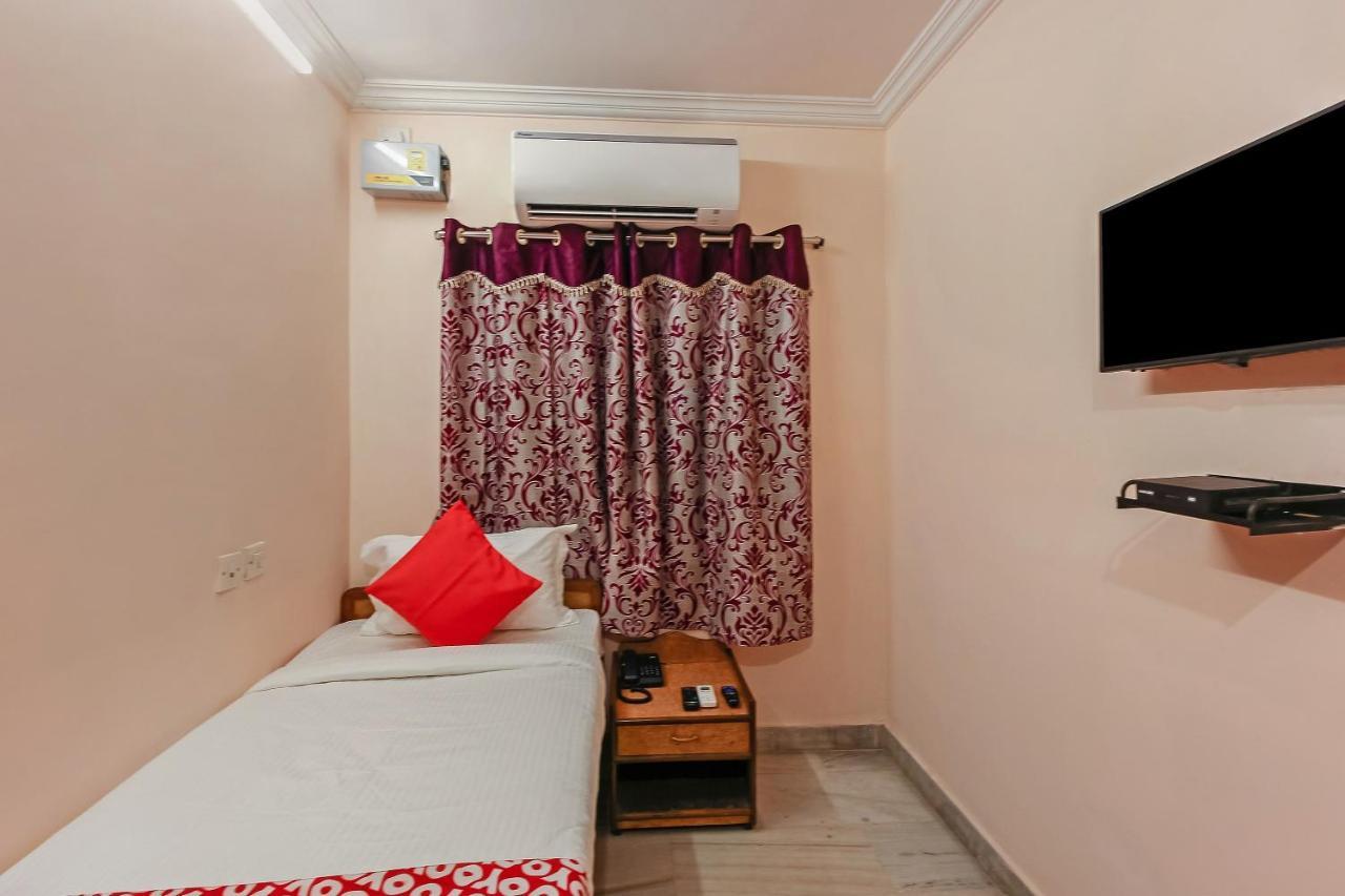 Oyo 23191 Flagship Hotel Raj Madan Ameerpet Hyderabad Exterior foto