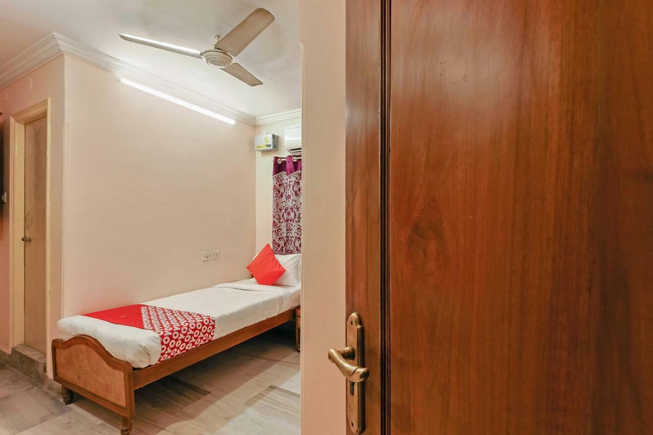 Oyo 23191 Flagship Hotel Raj Madan Ameerpet Hyderabad Exterior foto